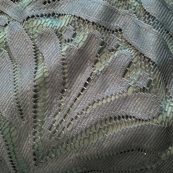 Xenia Boutique Emerald Green Midi Dress - Picture 8 of 12